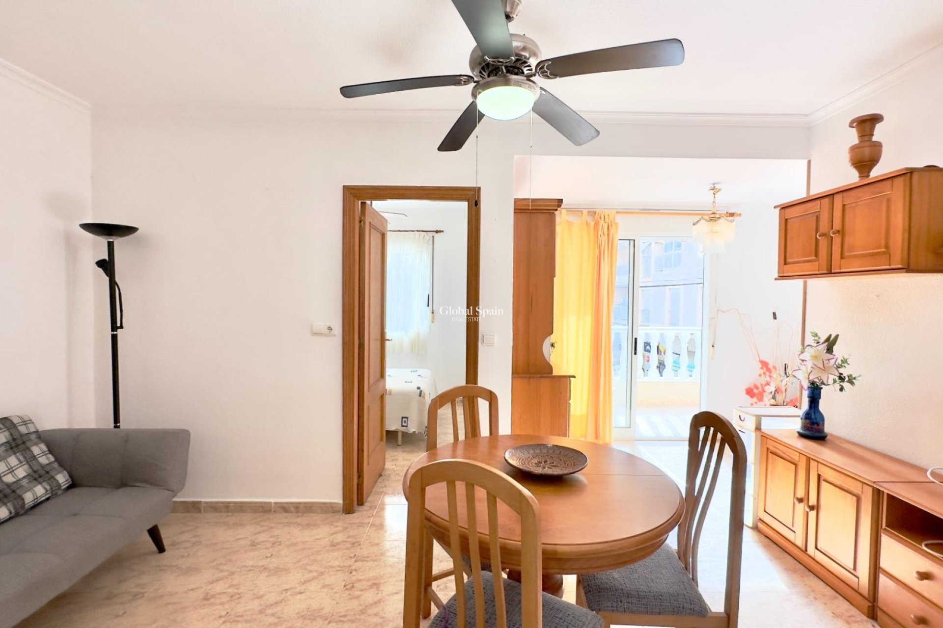 Venta - APARTAMENTO -
TORREVIEJA - Center