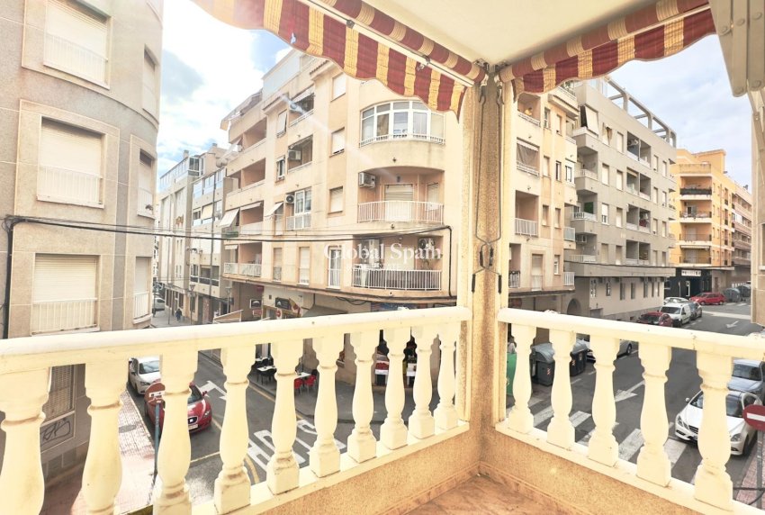 Venta - APARTAMENTO -
TORREVIEJA - Center