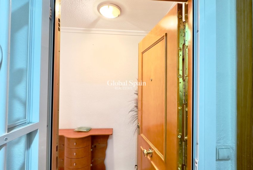 Venta - APARTAMENTO -
TORREVIEJA - Center