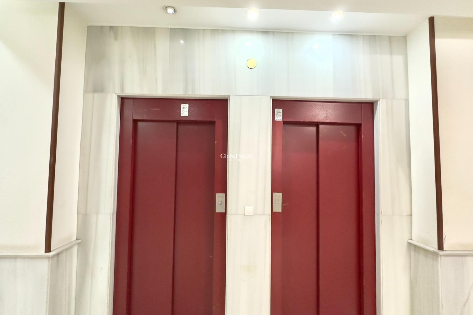 Venta - APARTAMENTO -
TORREVIEJA - Center