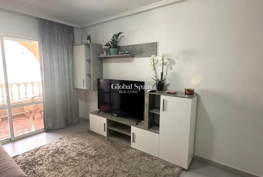 Venta - APARTAMENTO -
TORREVIEJA - Center