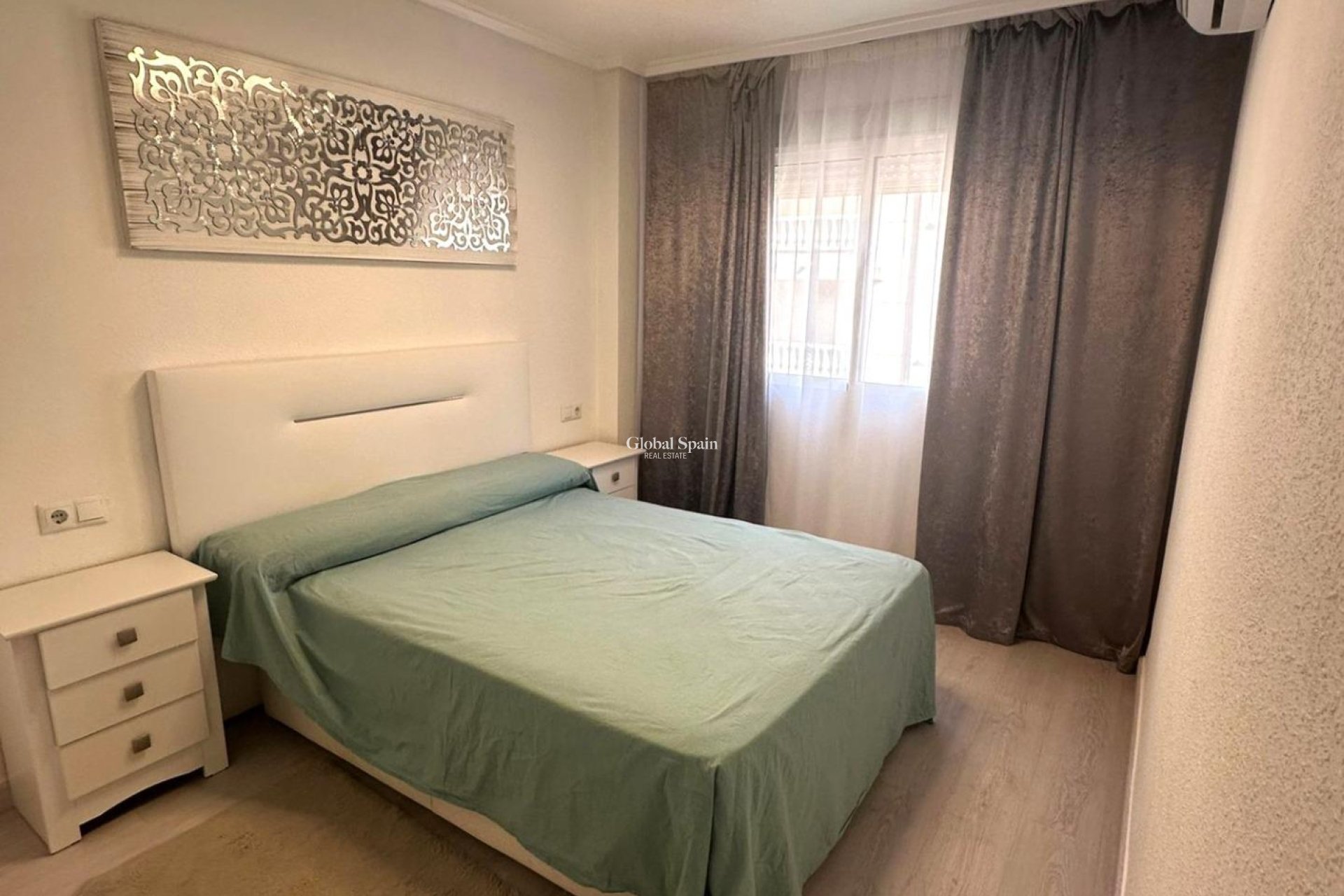 Venta - APARTAMENTO -
TORREVIEJA - Center