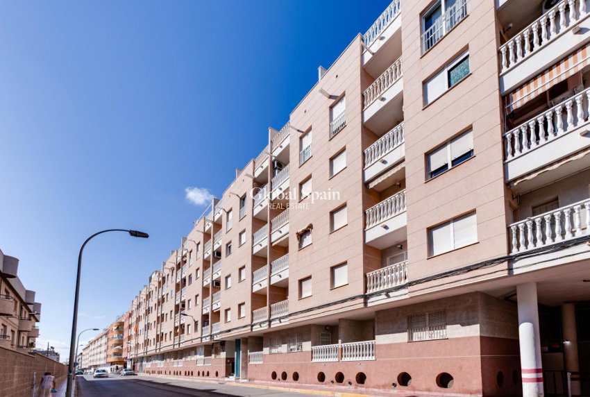 Venta - APARTAMENTO -
TORREVIEJA - Center