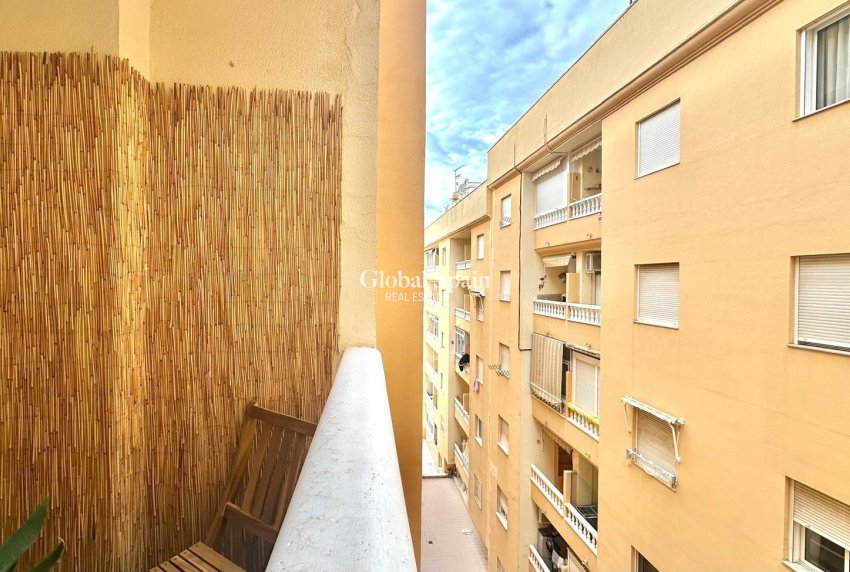 Venta - APARTAMENTO -
TORREVIEJA - Center