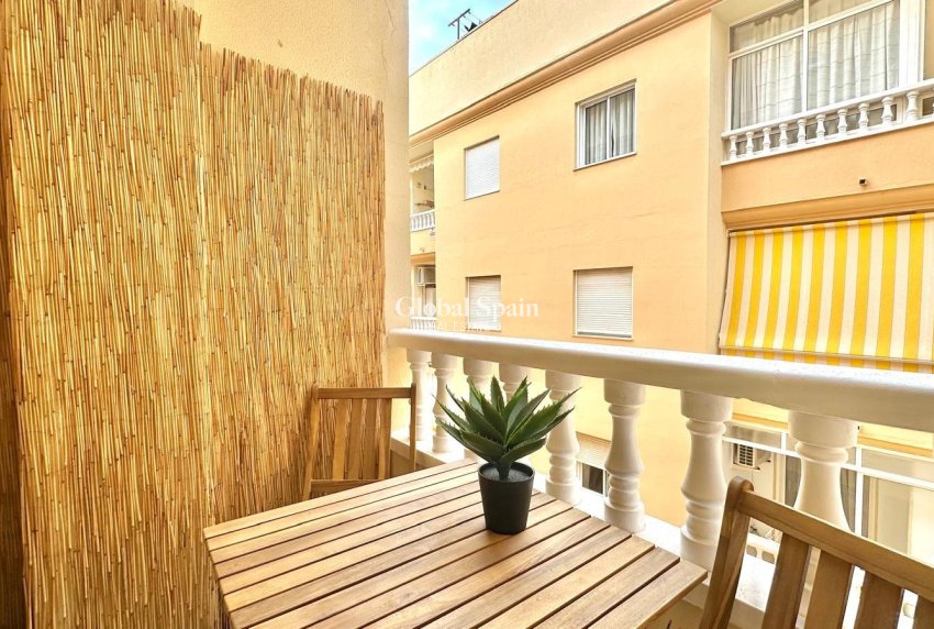 Venta - APARTAMENTO -
TORREVIEJA - Center