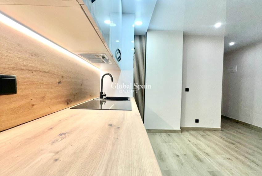 Venta - APARTAMENTO -
TORREVIEJA - Center