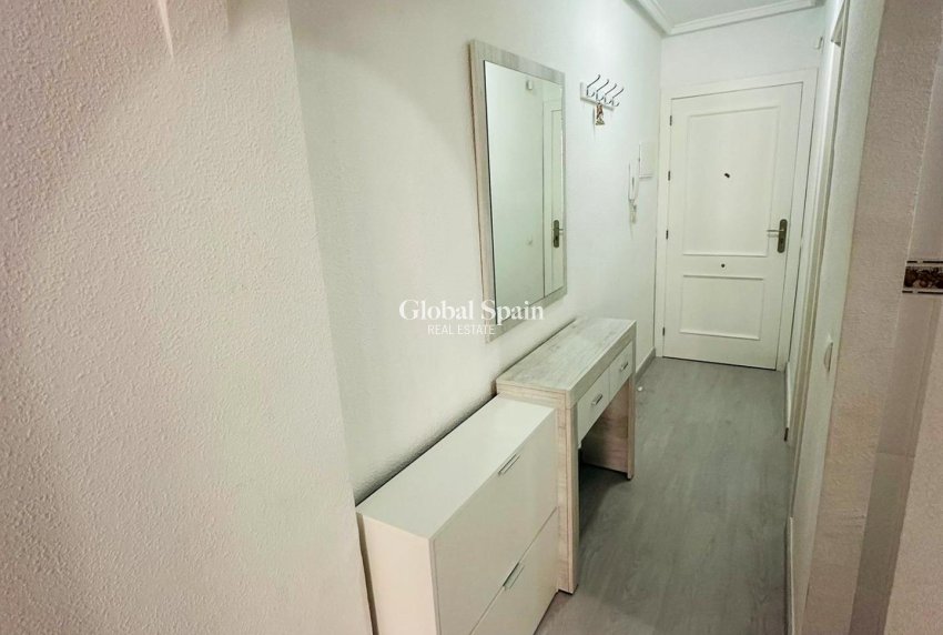 Venta - APARTAMENTO -
TORREVIEJA - Center