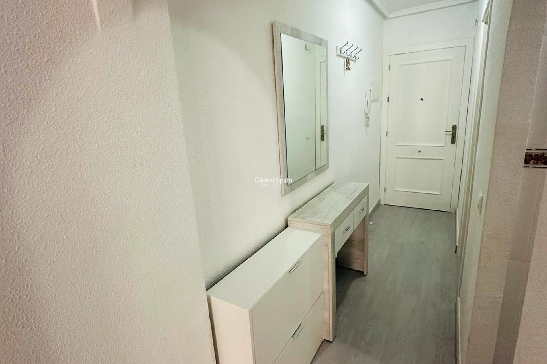 Venta - APARTAMENTO -
TORREVIEJA - Center