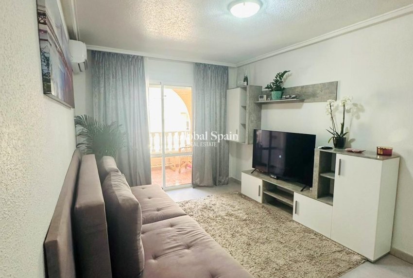 Venta - APARTAMENTO -
TORREVIEJA - Center