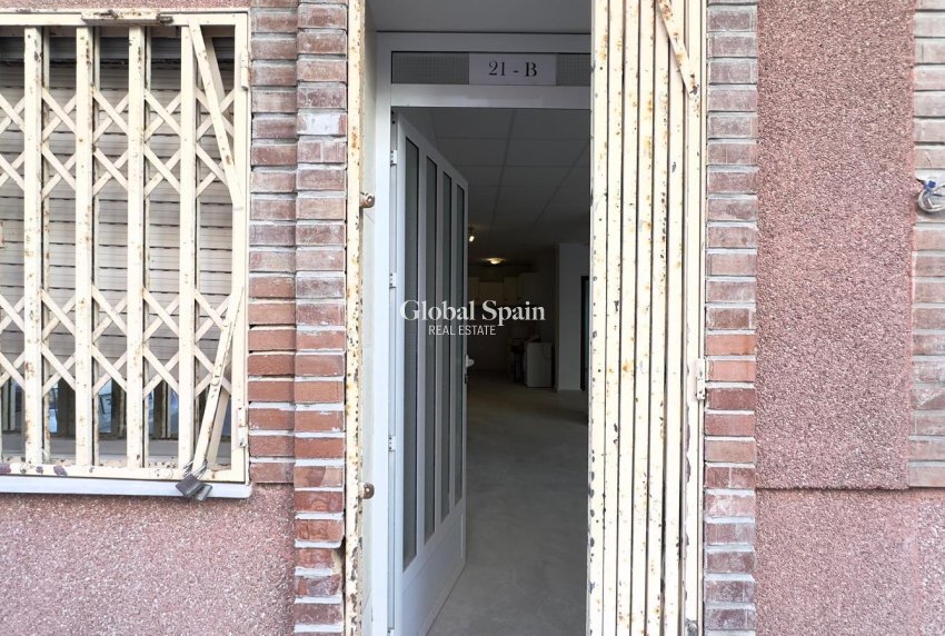 Venta - APARTAMENTO -
TORREVIEJA - Center