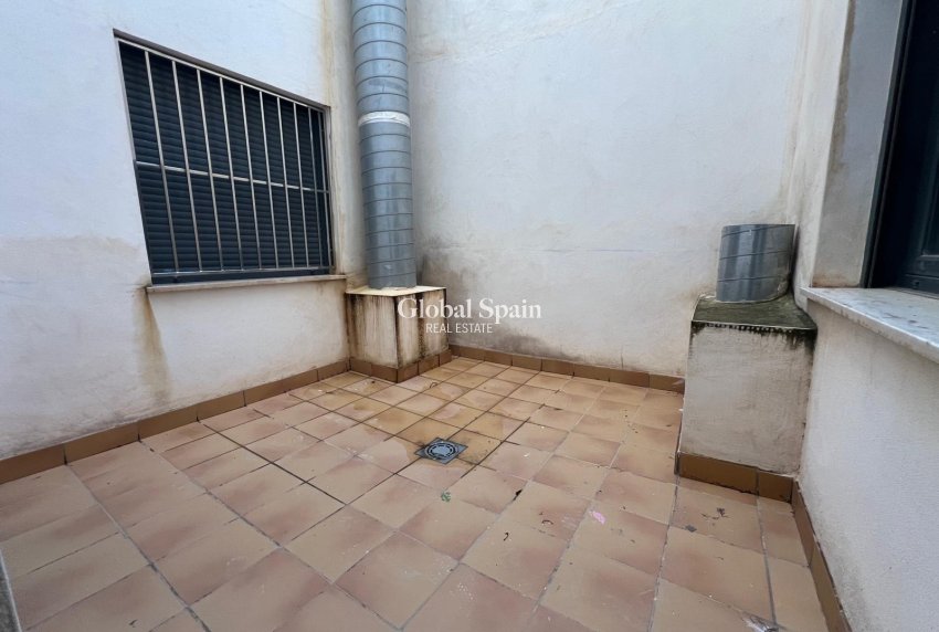 Venta - APARTAMENTO -
TORREVIEJA - Center