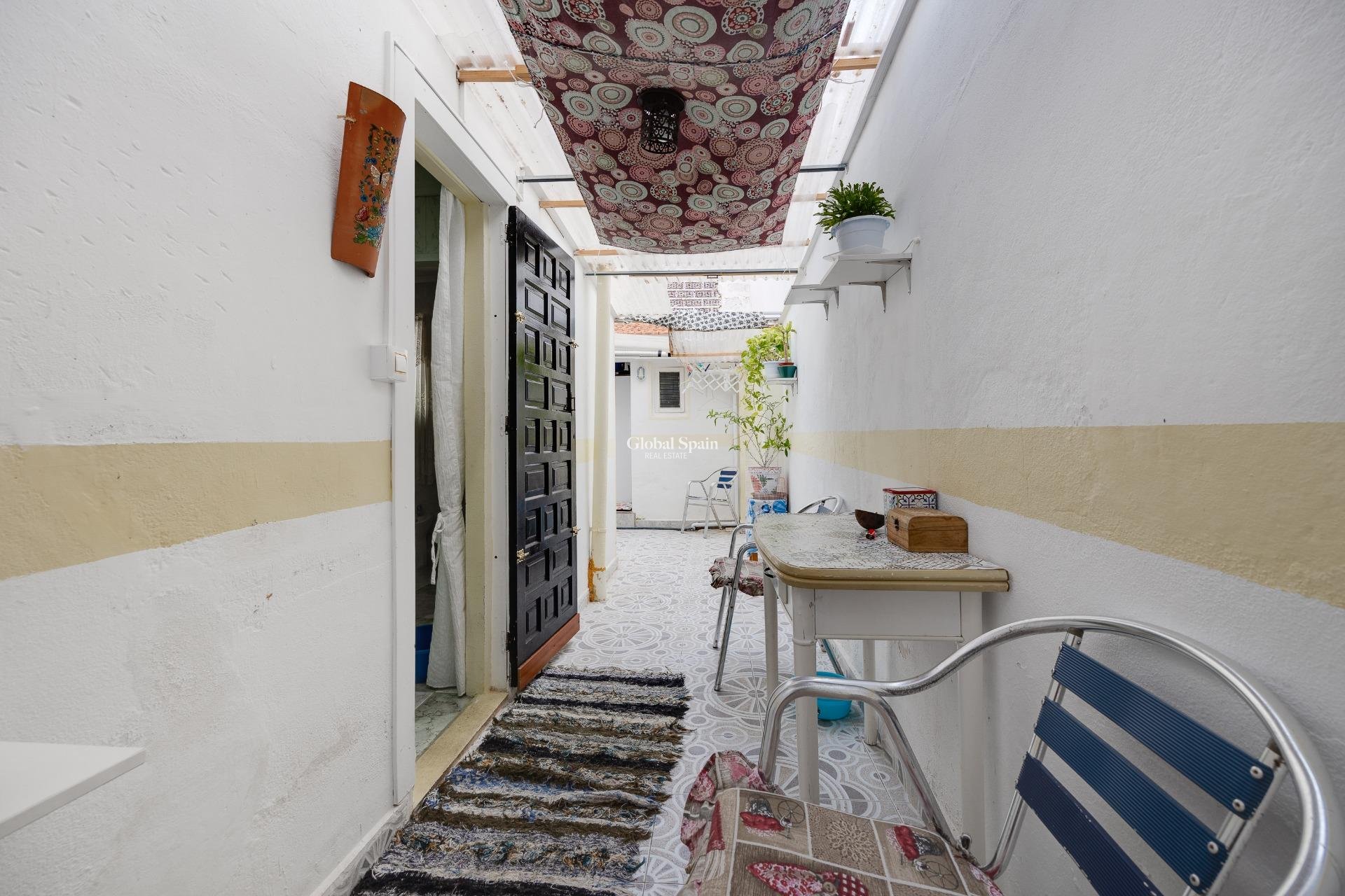 Venta - APARTAMENTO -
TORREVIEJA - Center