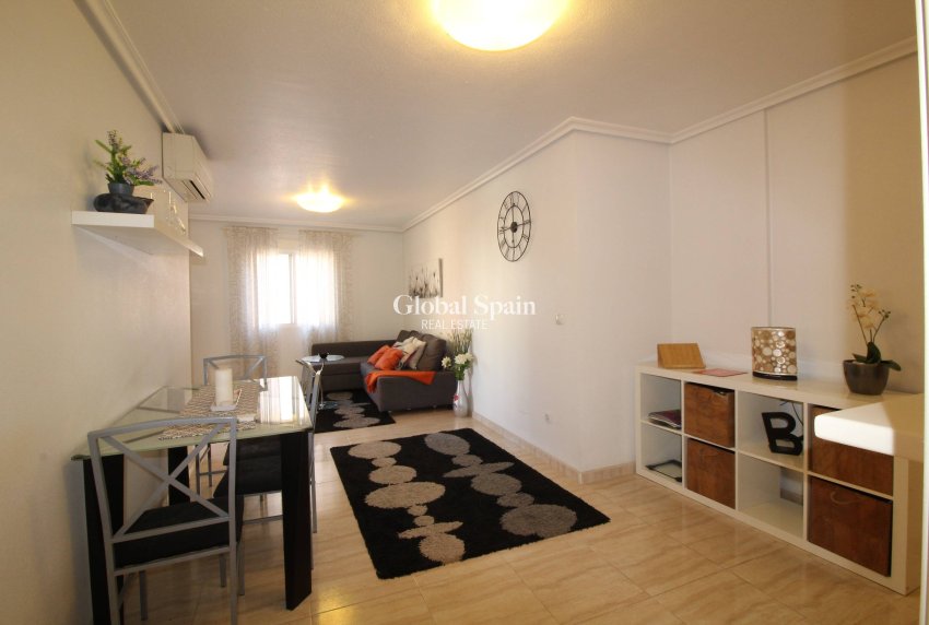 Venta - APARTAMENTO -
TORREVIEJA - Center