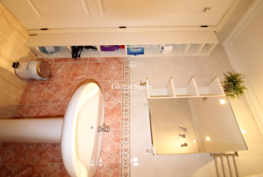 Venta - APARTAMENTO -
TORREVIEJA - Center