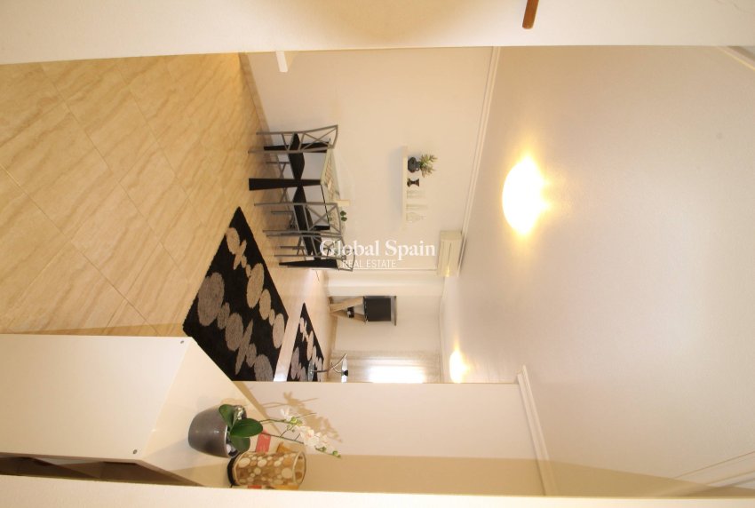 Venta - APARTAMENTO -
TORREVIEJA - Center