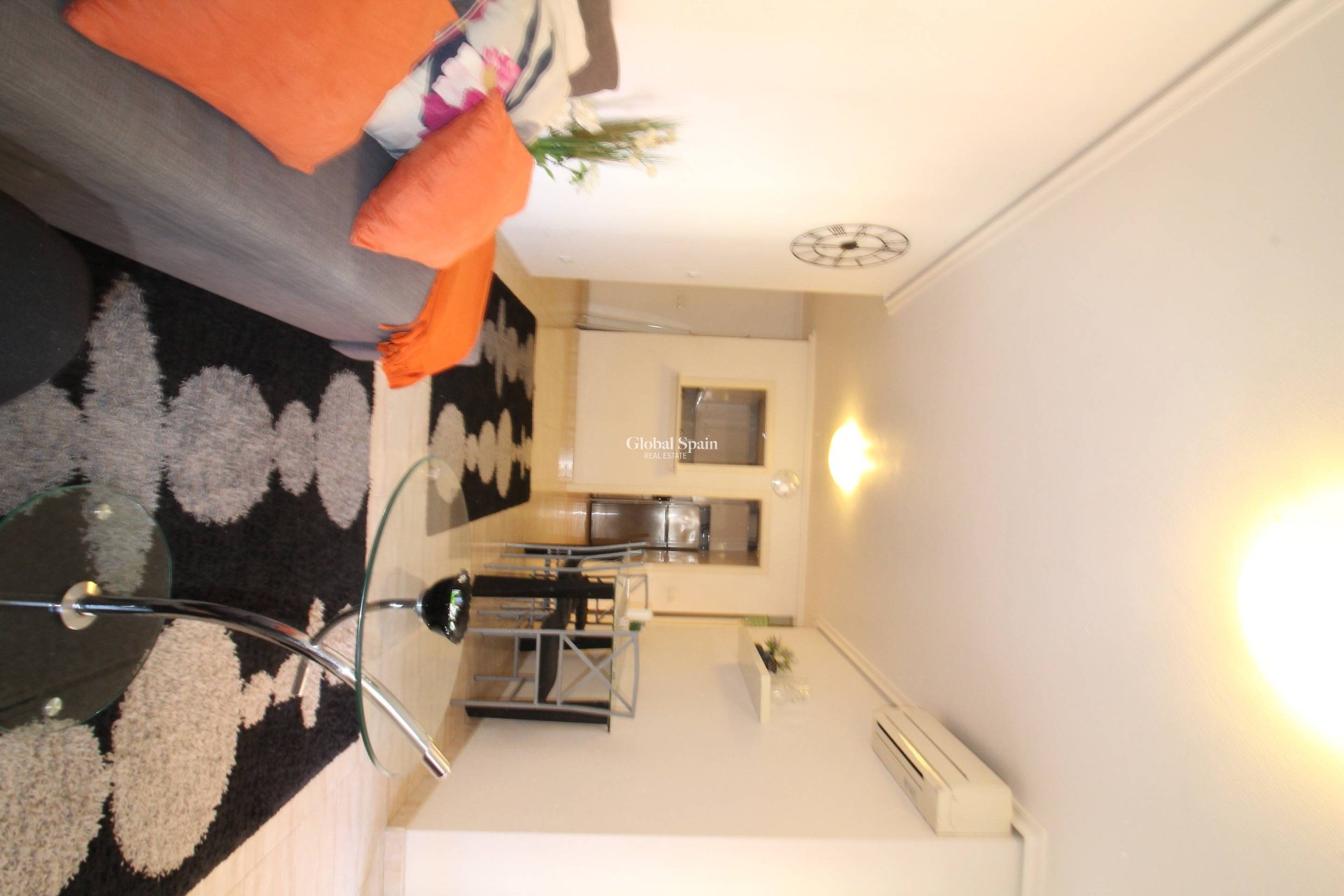 Venta - APARTAMENTO -
TORREVIEJA - Center
