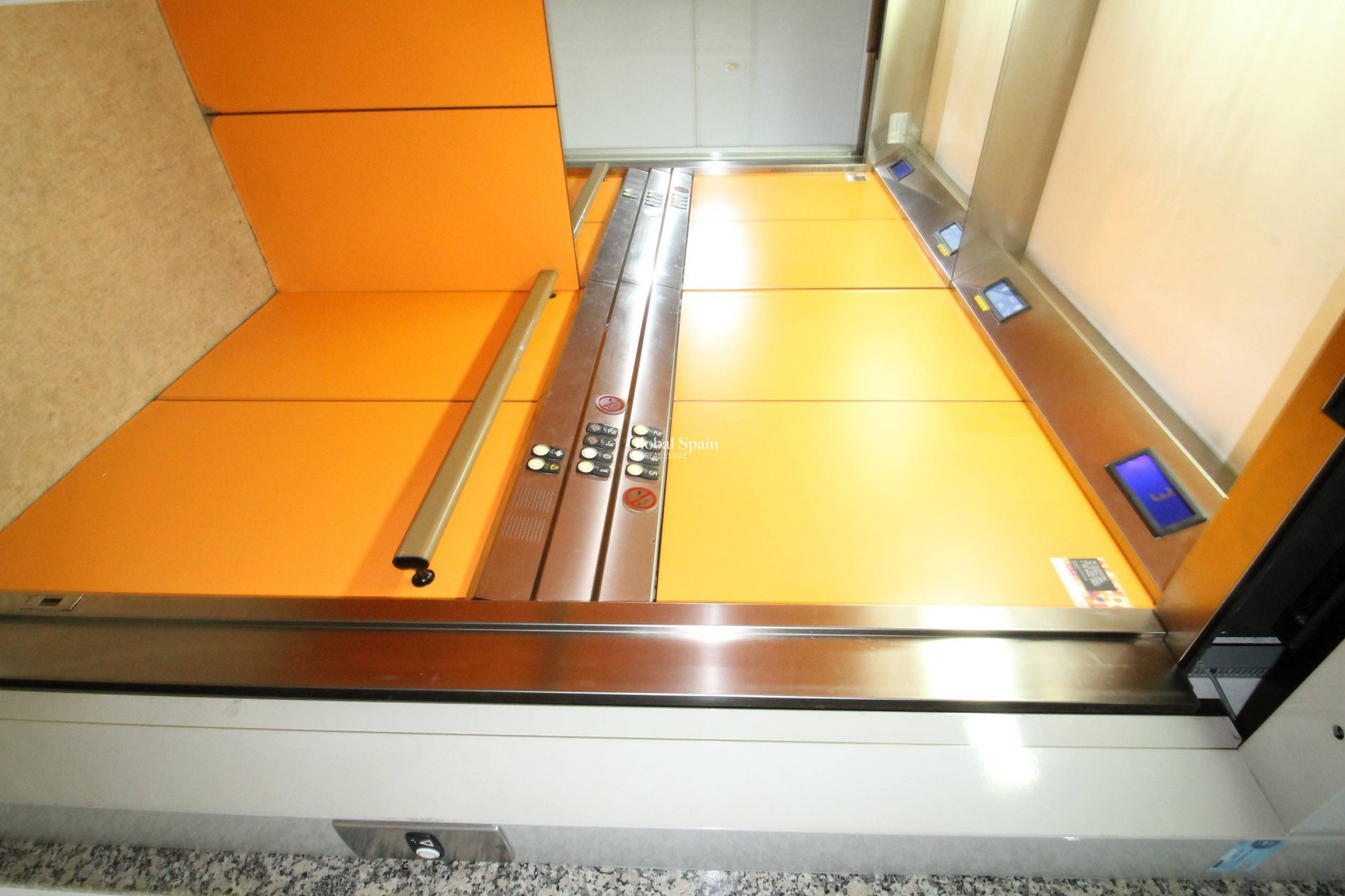 Venta - APARTAMENTO -
TORREVIEJA - Center