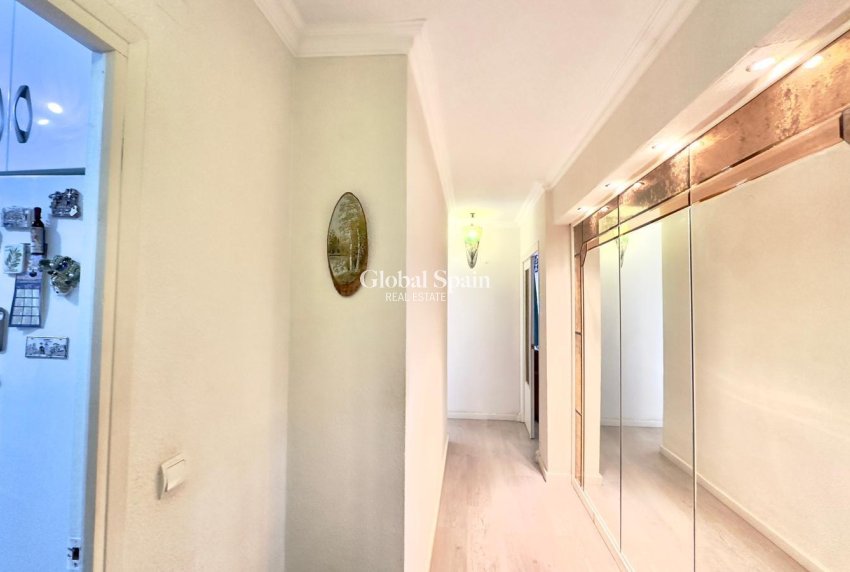 Venta - APARTAMENTO -
TORREVIEJA - Center