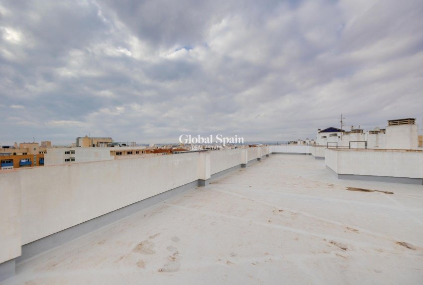 Venta - APARTAMENTO -
TORREVIEJA - Center