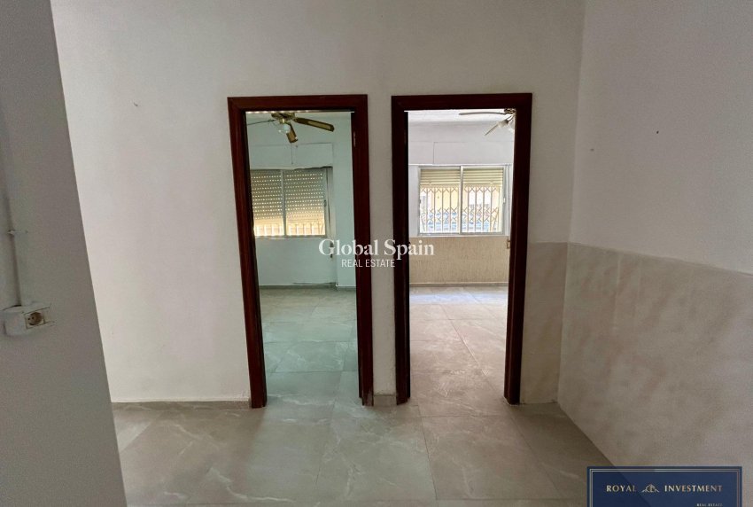 Venta - APARTAMENTO -
TORREVIEJA - Center