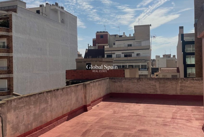 Venta - APARTAMENTO -
TORREVIEJA - Center