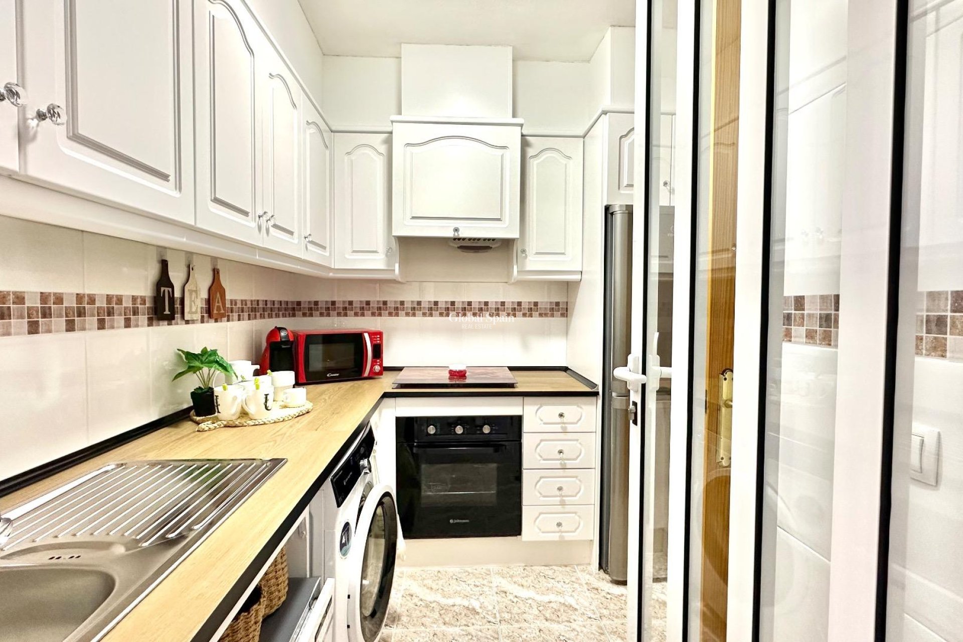 Venta - APARTAMENTO -
TORREVIEJA - Center