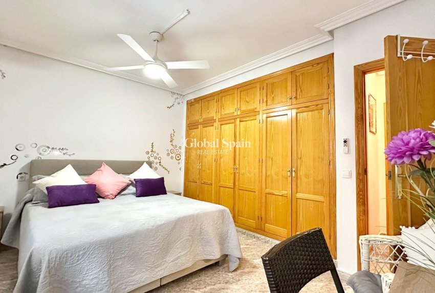 Venta - APARTAMENTO -
TORREVIEJA - Center