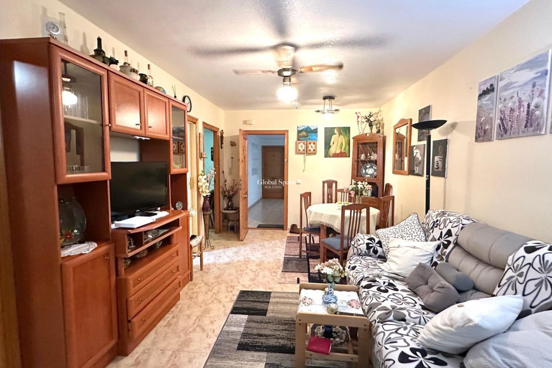 Venta - APARTAMENTO -
TORREVIEJA - Center