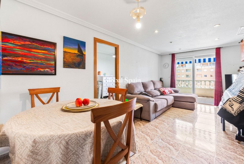 Venta - APARTAMENTO -
TORREVIEJA - Center