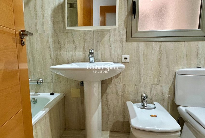 Venta - APARTAMENTO -
TORREVIEJA - Center