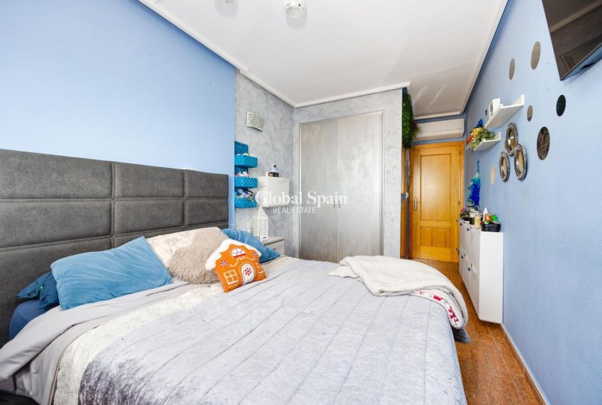 Venta - APARTAMENTO -
TORREVIEJA - Center