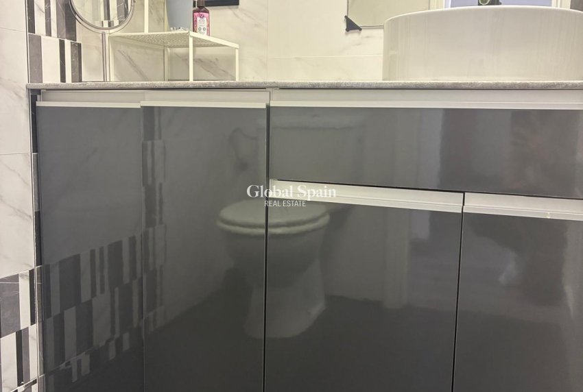 Venta - APARTAMENTO -
TORREVIEJA - Center