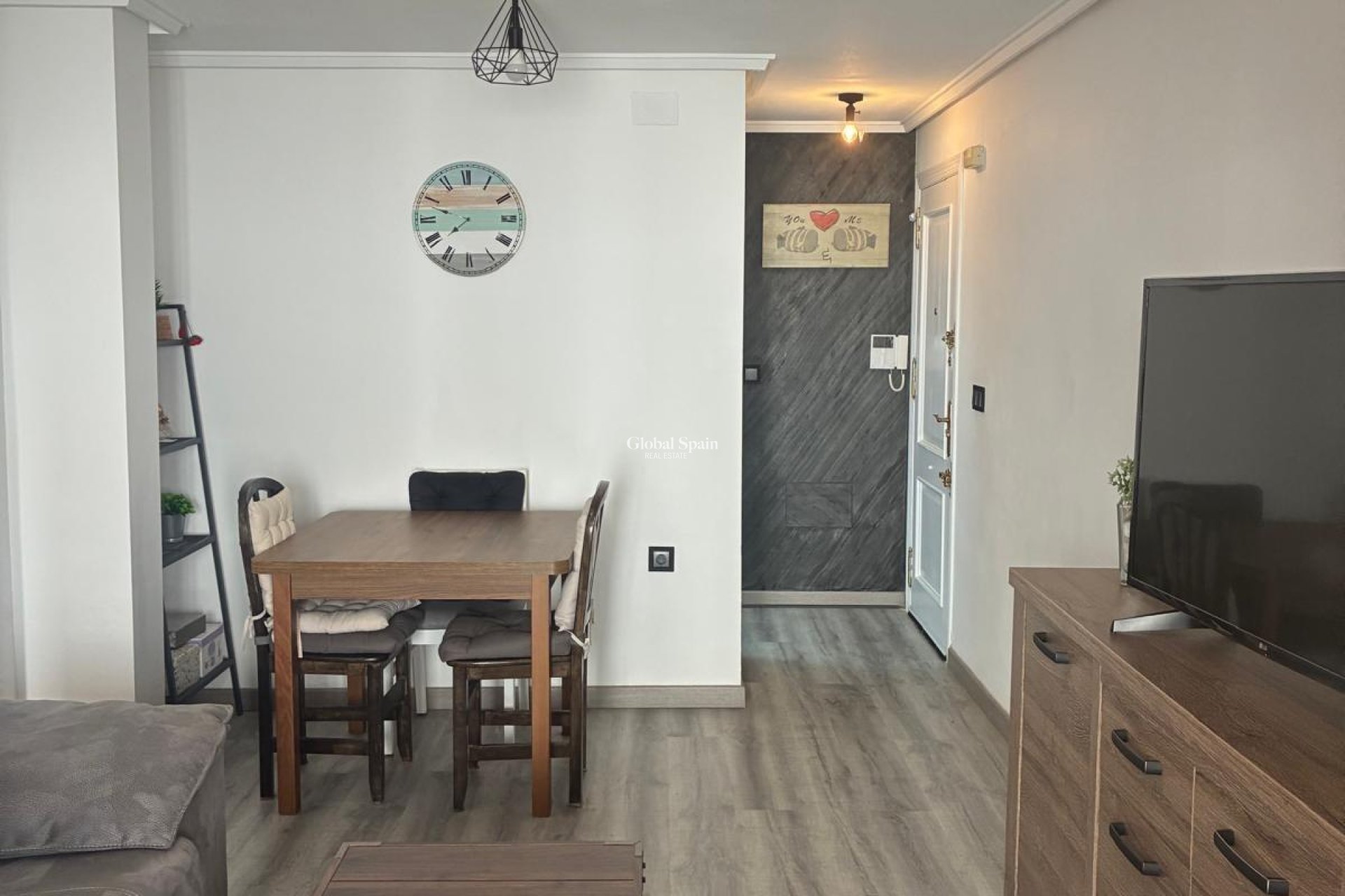 Venta - APARTAMENTO -
TORREVIEJA - Center