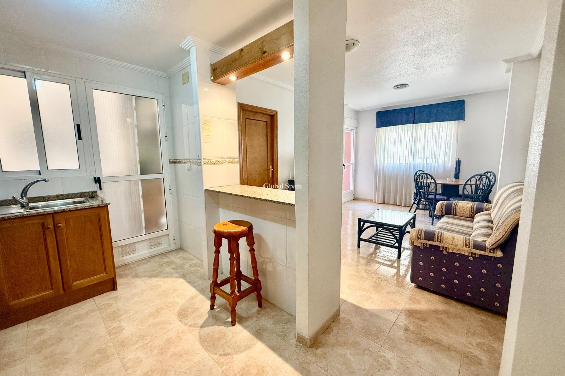 Venta - APARTAMENTO -
TORREVIEJA - Center