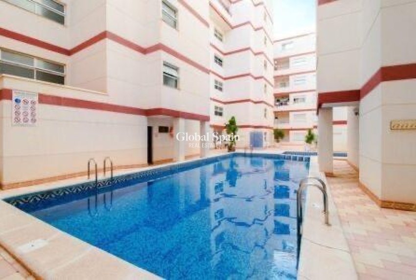 Venta - APARTAMENTO -
TORREVIEJA - Center