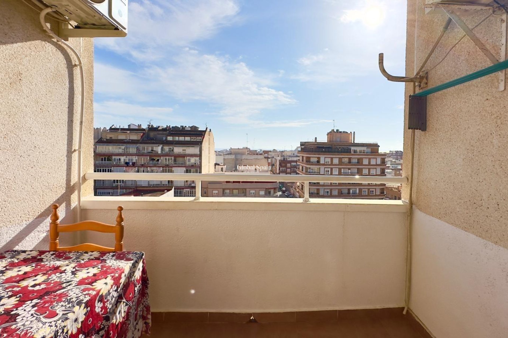 Venta - APARTAMENTO -
TORREVIEJA - Center