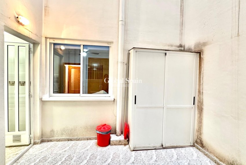 Venta - APARTAMENTO -
TORREVIEJA - Center