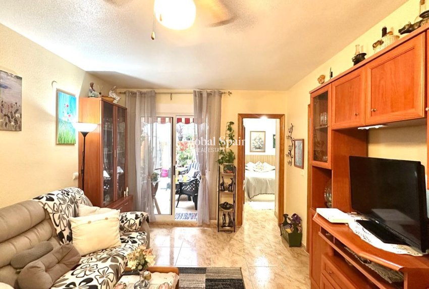 Venta - APARTAMENTO -
TORREVIEJA - Center