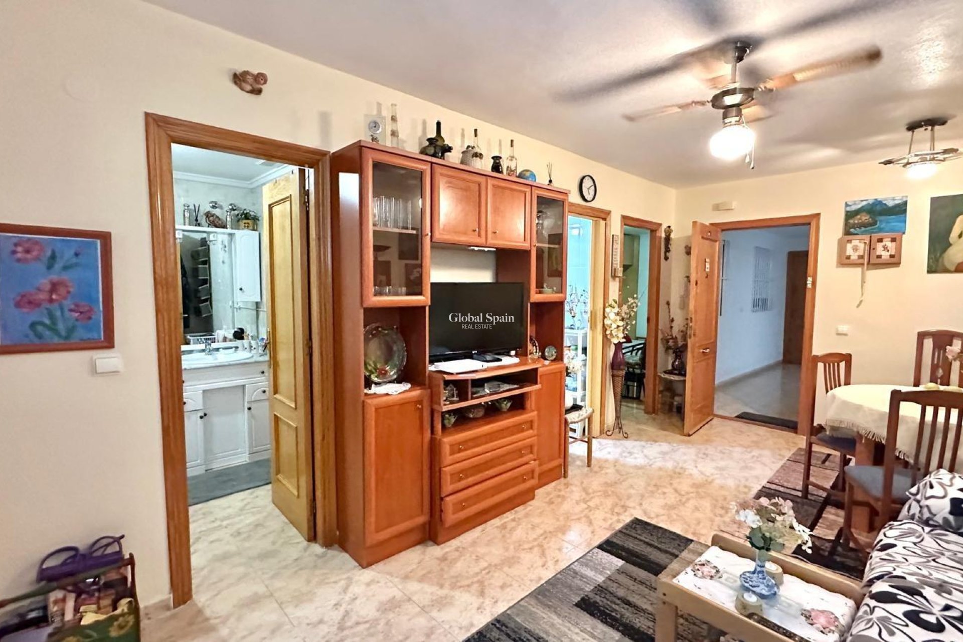 Venta - APARTAMENTO -
TORREVIEJA - Center