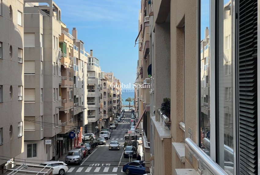 Venta - APARTAMENTO -
TORREVIEJA - Center