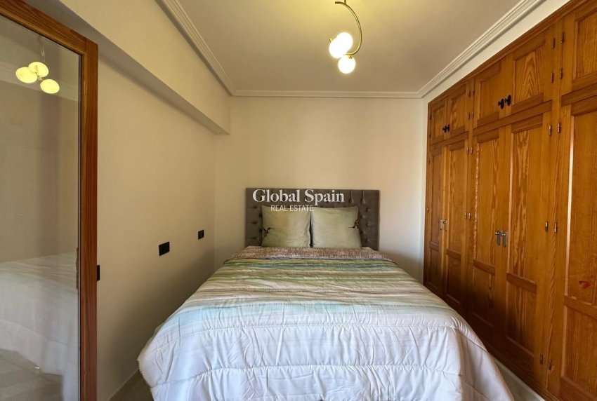 Venta - APARTAMENTO -
TORREVIEJA - Center