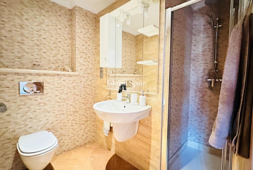 Venta - APARTAMENTO -
TORREVIEJA - Center