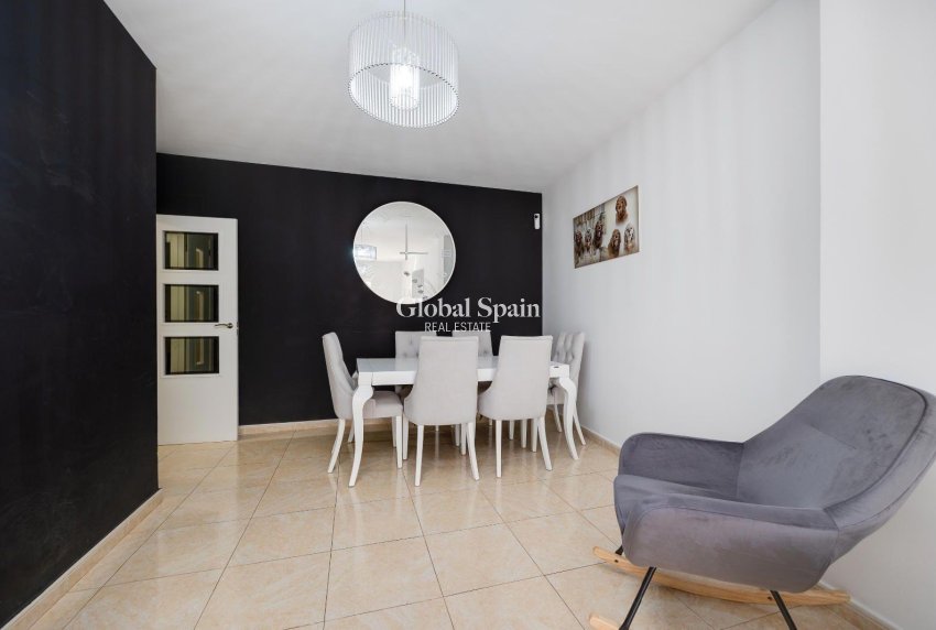 Venta - APARTAMENTO -
TORREVIEJA - Center