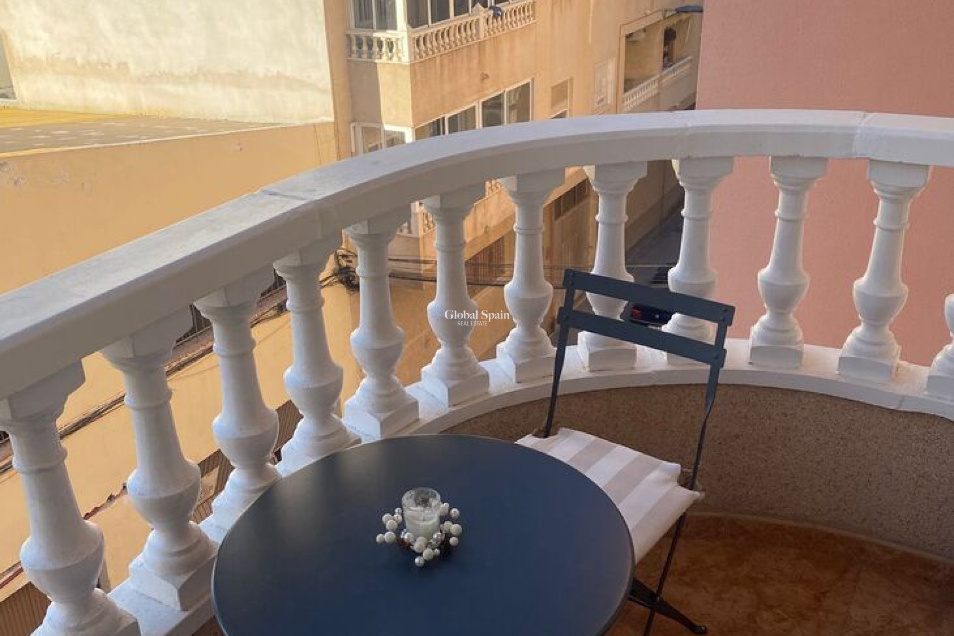 Venta - APARTAMENTO -
TORREVIEJA - Center