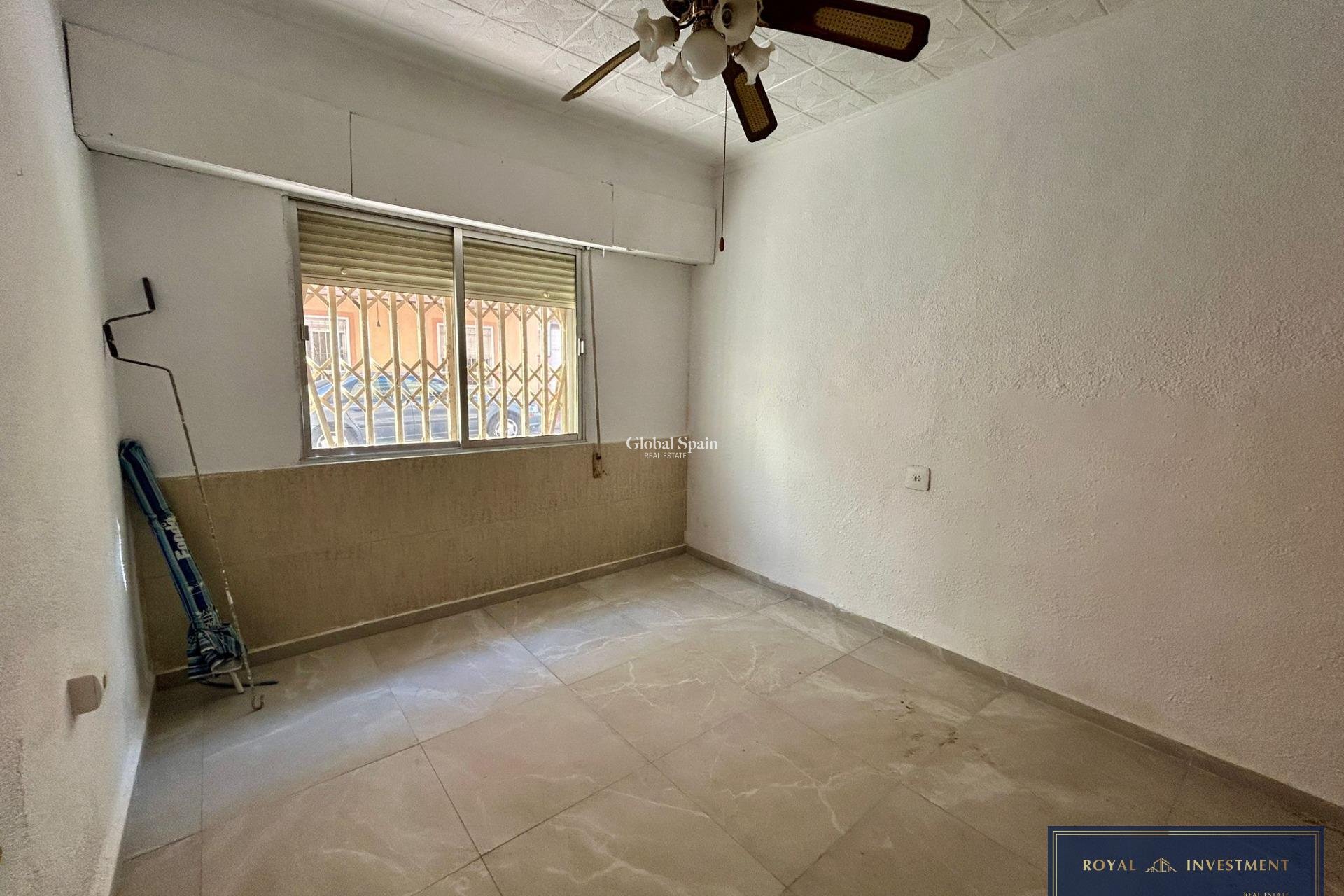 Venta - APARTAMENTO -
TORREVIEJA - Center