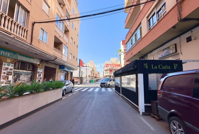 Venta - APARTAMENTO -
TORREVIEJA - Center