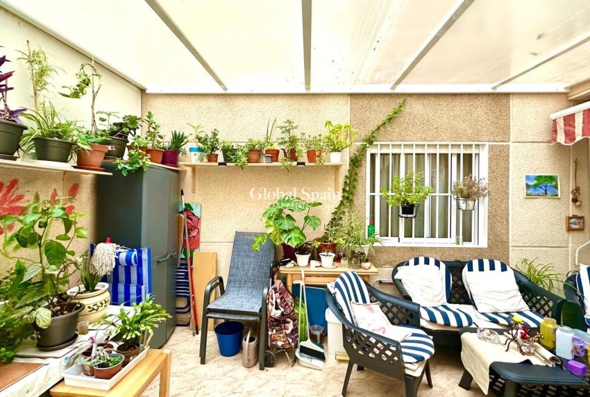 Venta - APARTAMENTO -
TORREVIEJA - Center