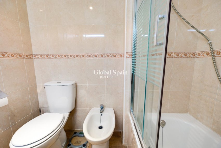 Venta - APARTAMENTO -
TORREVIEJA - Center