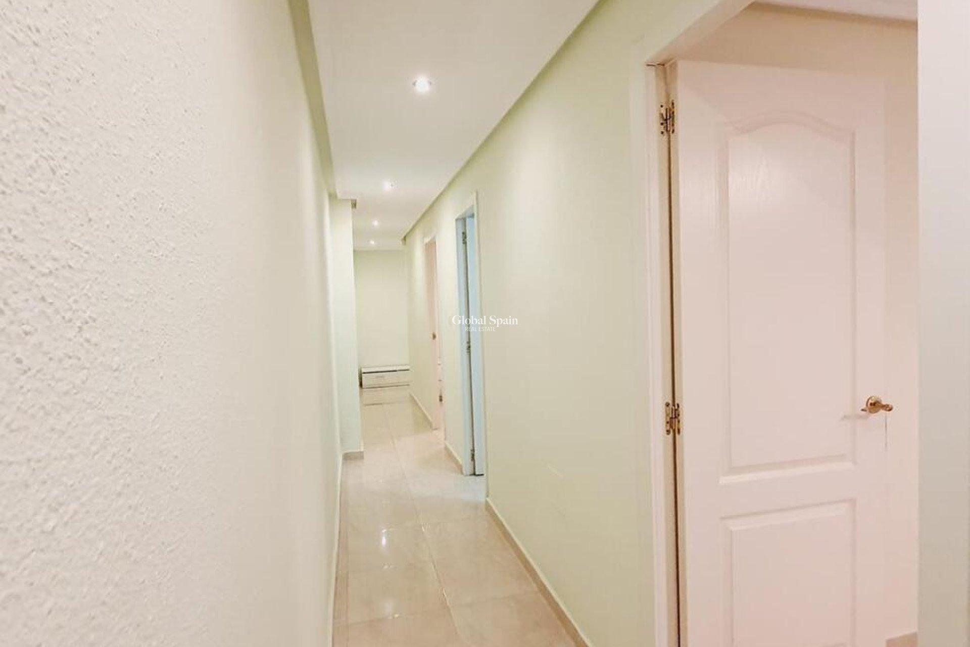Venta - APARTAMENTO -
TORREVIEJA - Center