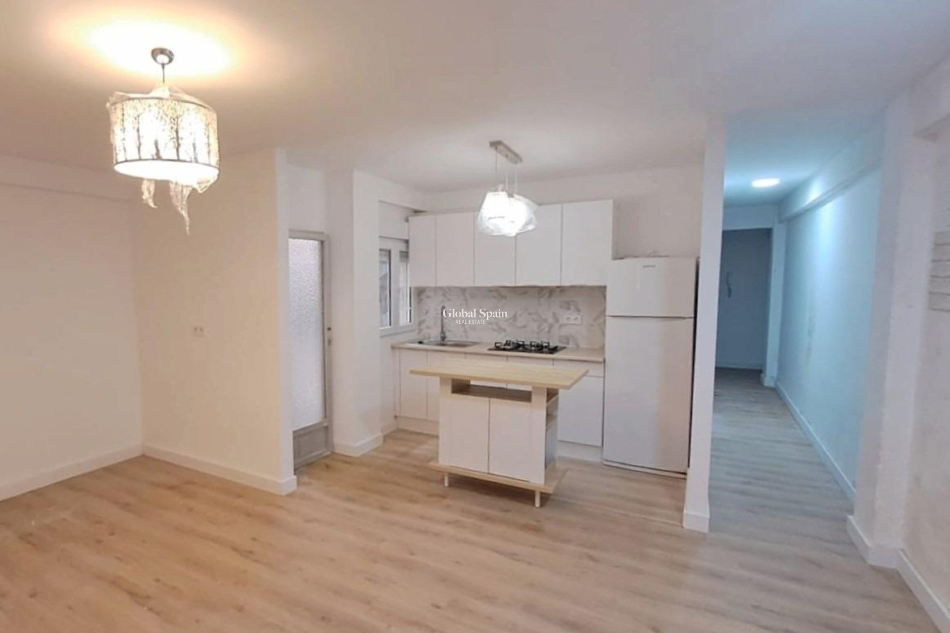 Venta - APARTAMENTO -
TORREVIEJA - Center